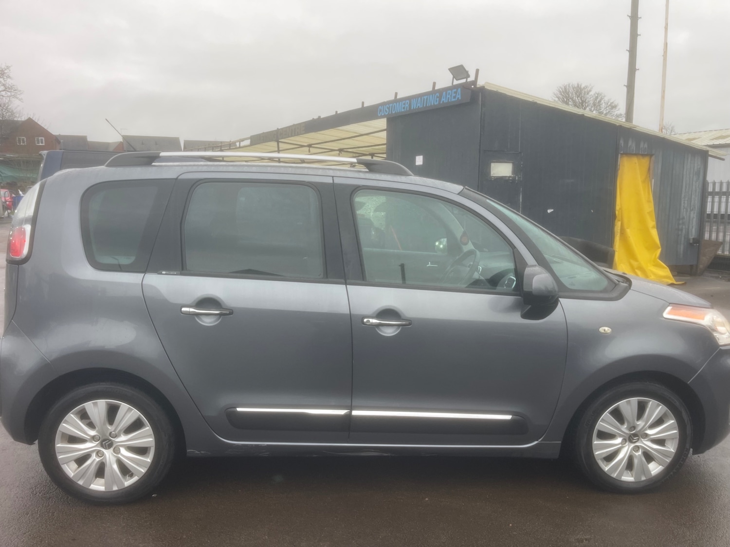 Used Citroen C3 Picasso 2011 for sale - 77139324: Photo 2
