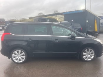 Used Peugeot 5008 2012 for sale - 77349717: Photo