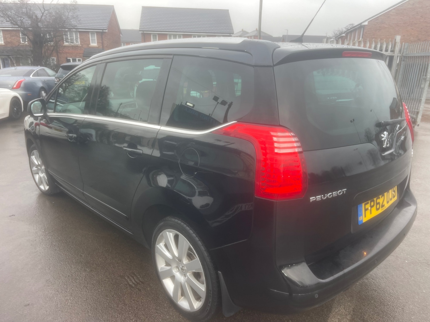 Used Peugeot 5008 2012 for sale - 77349717: Photo 5