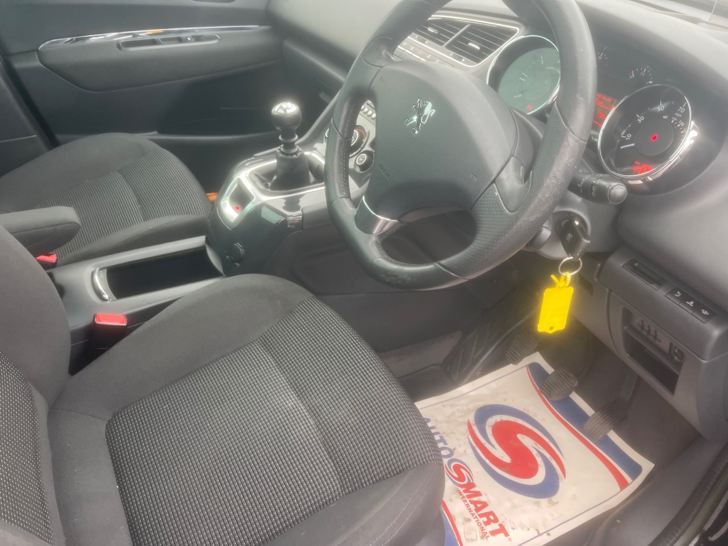 Used Peugeot 5008 2012 for sale - 77349717: Photo 8