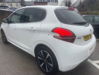 Used Peugeot 208 2016 for sale - 77477804: Photo