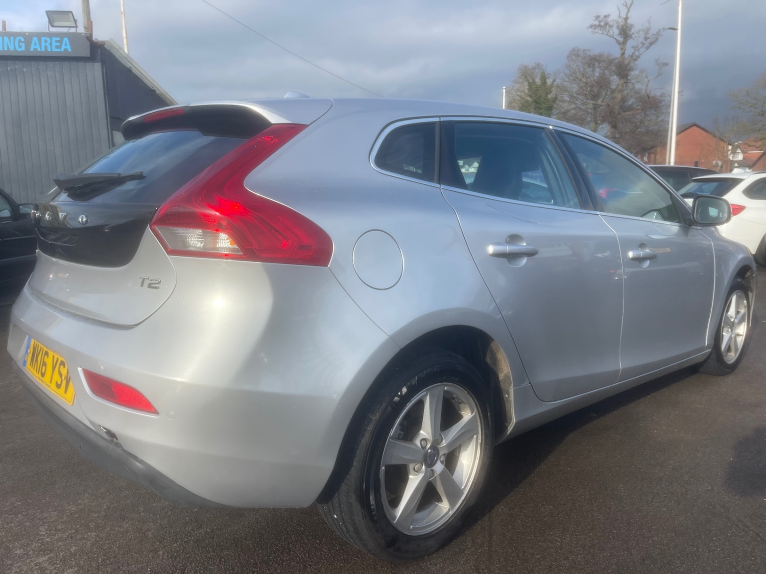 Used Volvo V40 2016 for sale - 77490782: Photo 3