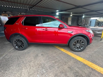 Used Land Rover Discovery Sport 2018 for sale - 79457319: Photo