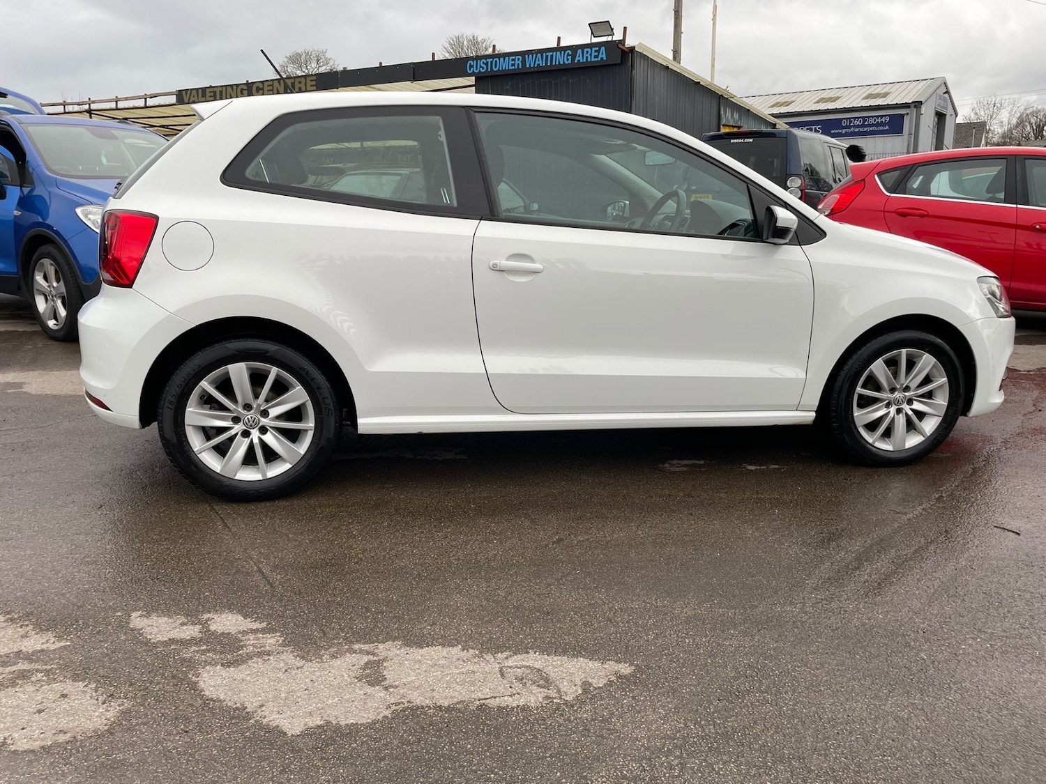 Used Volkswagen Polo 2015 for sale - 77630744: Photo 2