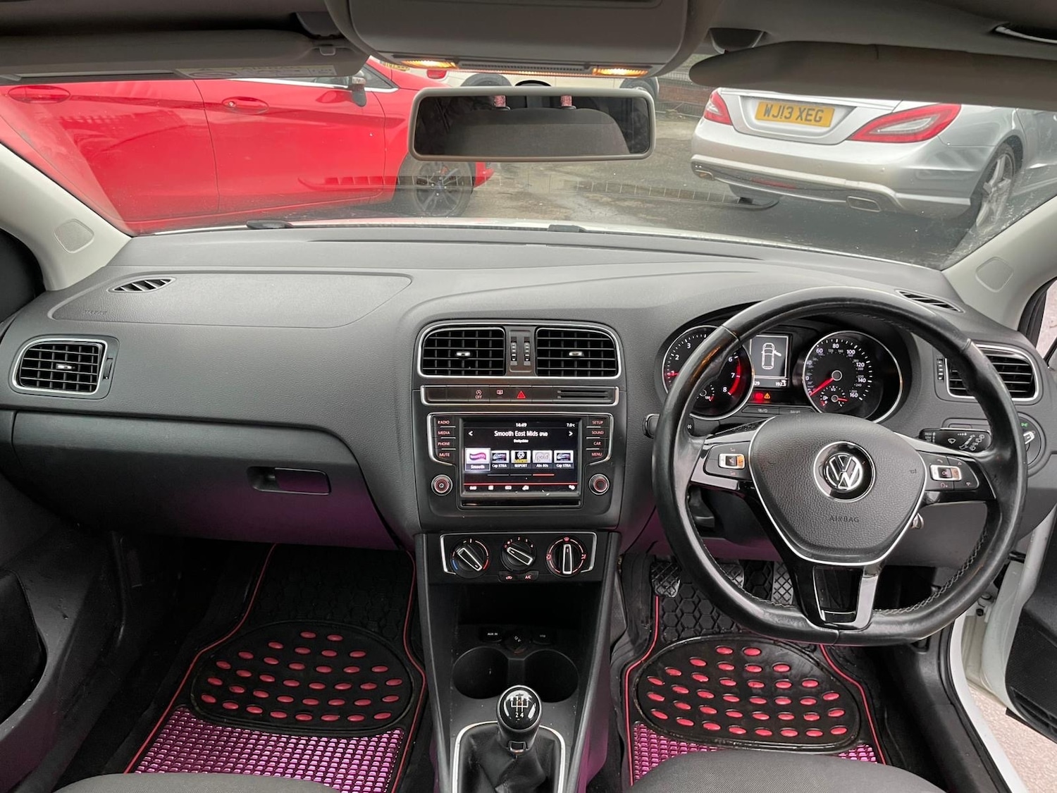 Used Volkswagen Polo 2015 for sale - 77630744: Photo 9