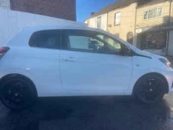 Used Peugeot 108 2015 for sale - 76699770: Photo