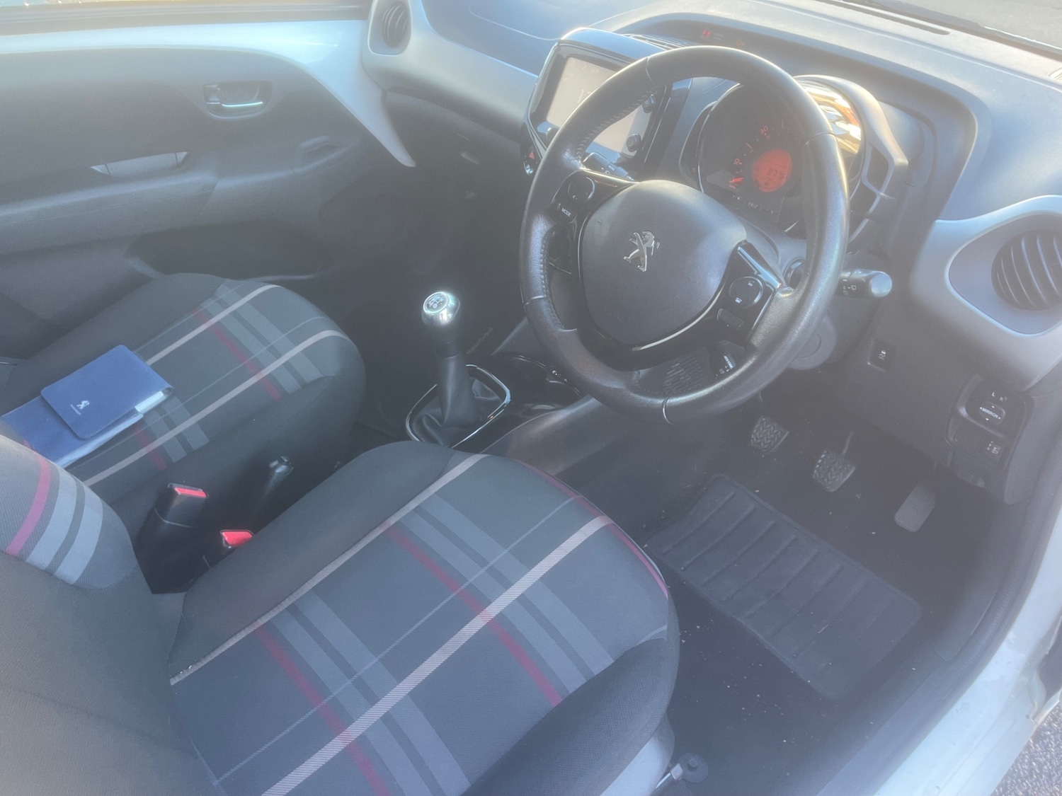 Used Peugeot 108 2015 for sale - 76699770: Photo 9