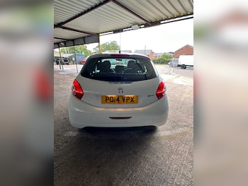 Used Peugeot 208 2014 for sale - 79430429: Photo