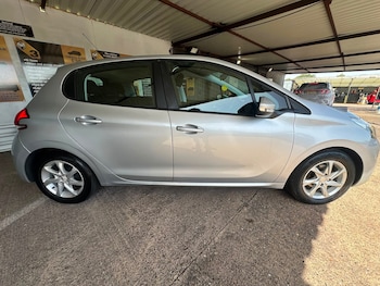 Used Peugeot 208 2016 for sale - 79006083: Photo