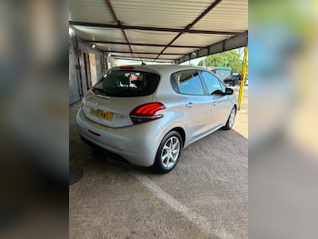Used Peugeot 208 2016 for sale - 79006083: Photo
