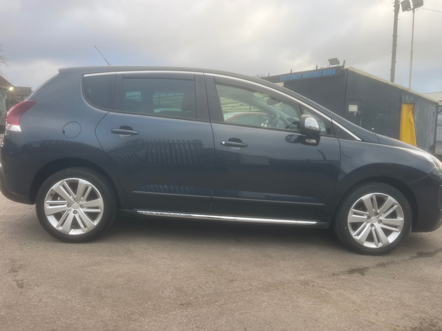 Used Peugeot 3008 2015 for sale - 77445488: Photo 2
