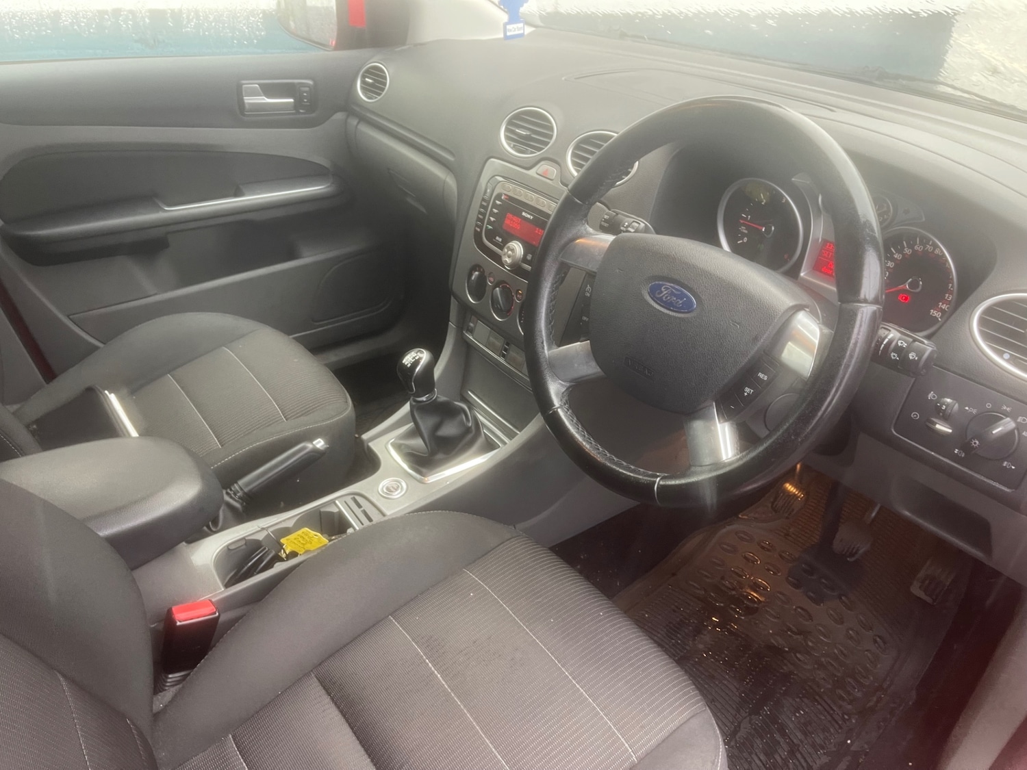 Used Ford Focus 2010 for sale - 76835028: Photo 9