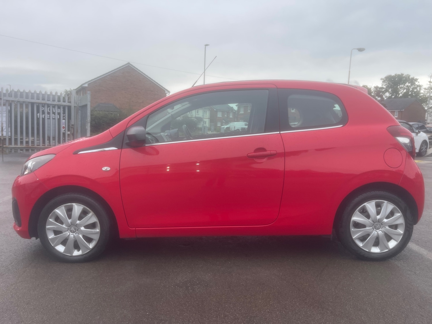 Used Peugeot 108 2015 for sale - 76113657: Photo 6