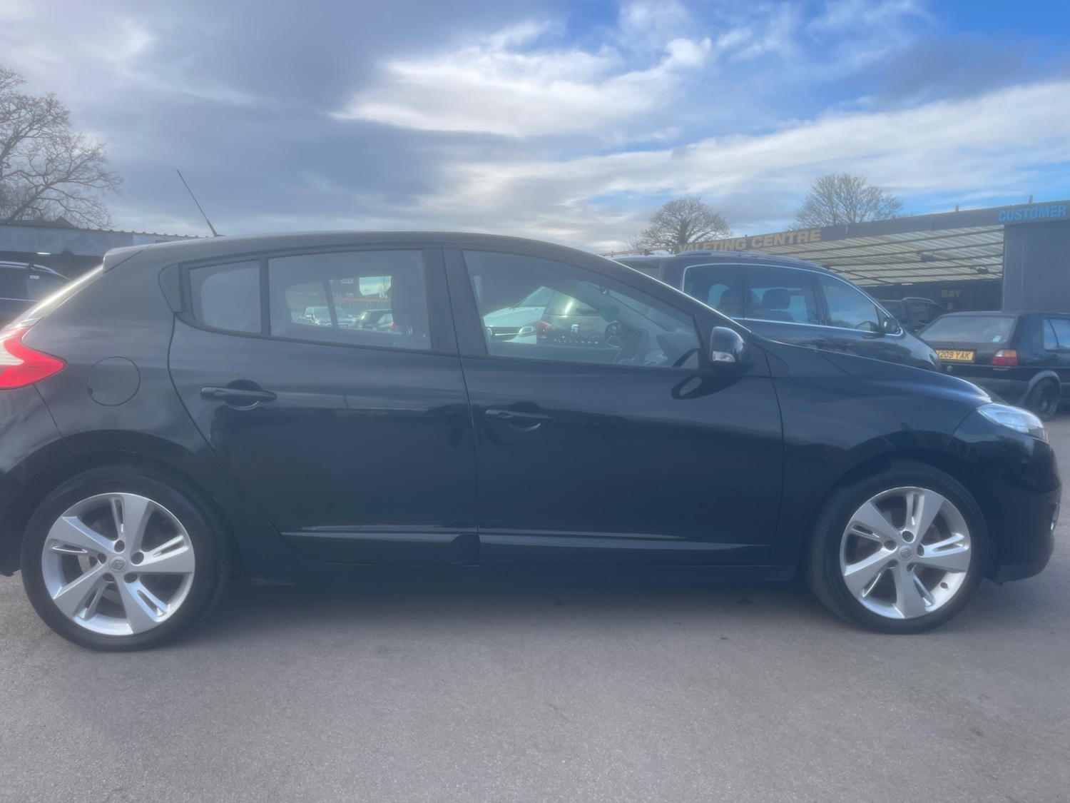 Used Renault Megane 2012 for sale - 77896686: Photo 2