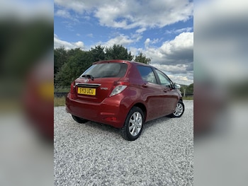 Used Toyota Yaris 2013 for sale - 76197248: Photo 2