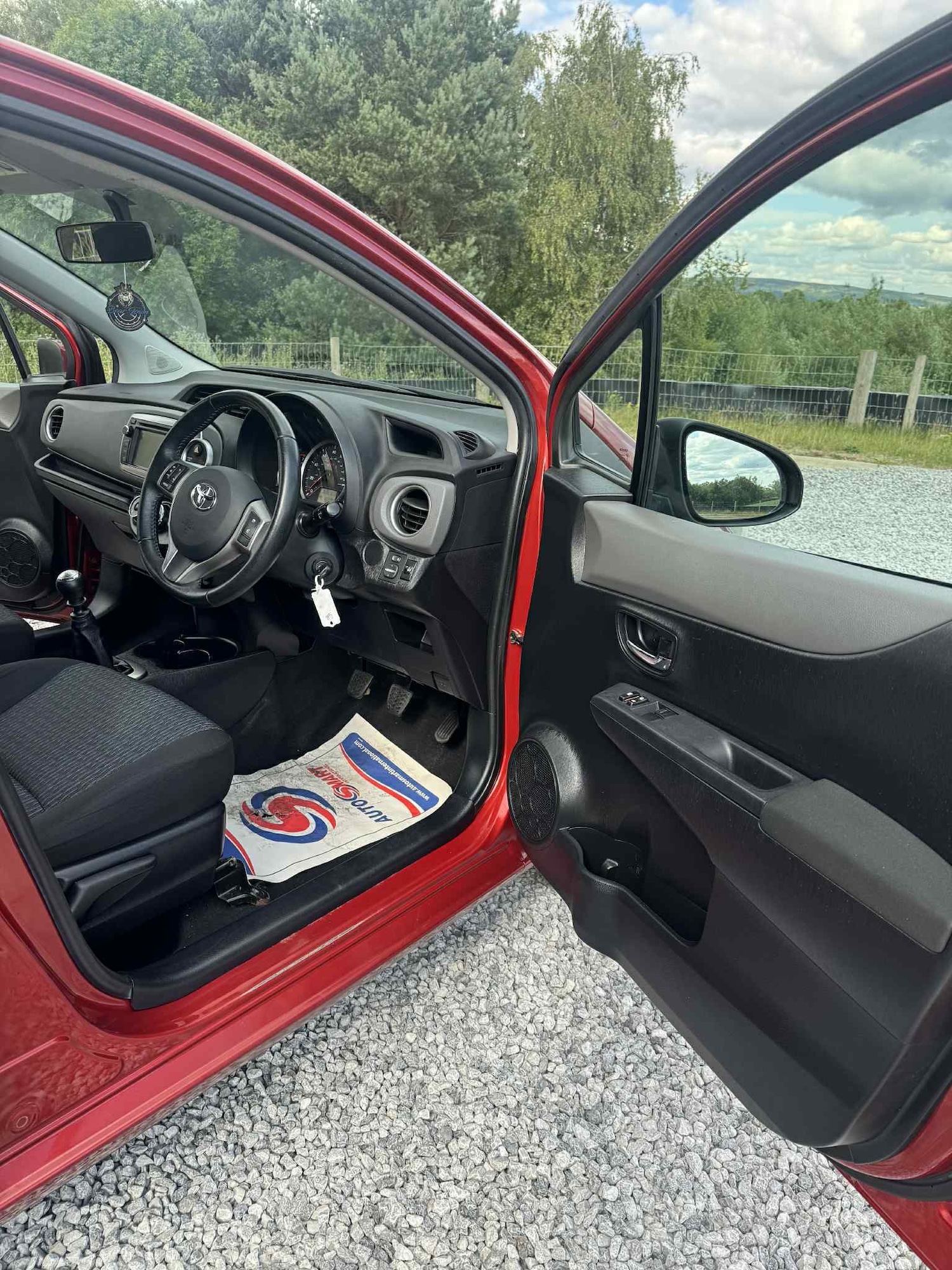 Used Toyota Yaris 2013 for sale - 76197248: Photo 5