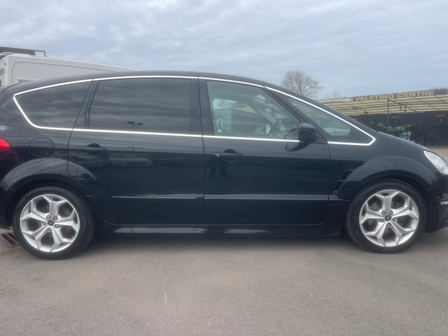 Used Ford S-Max 2012 for sale - 77985119: Photo 2