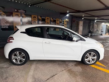 Used Peugeot 208 2012 for sale - 79710048: Photo