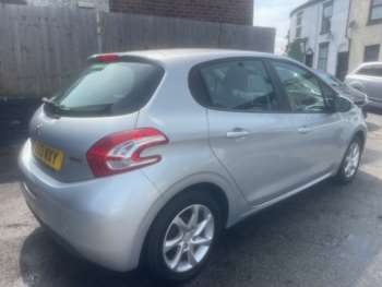 Used Peugeot 208 2013 for sale - 74956213: Photo