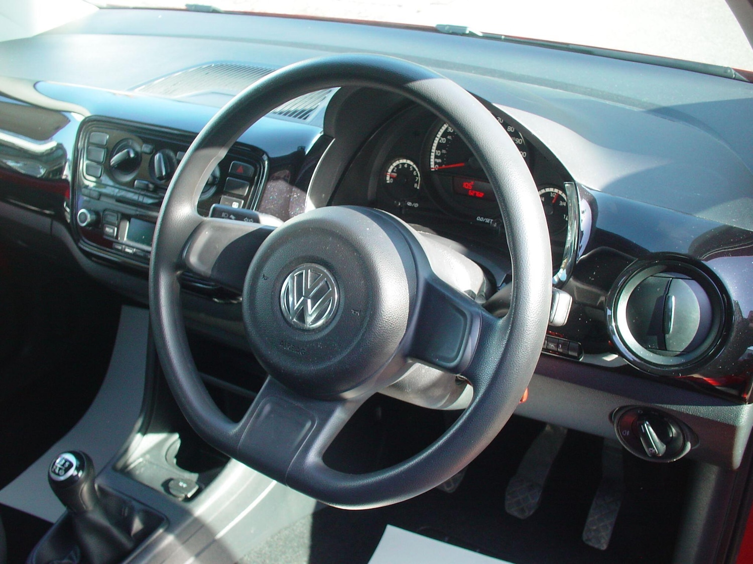 Used Volkswagen up! 2014 for sale - 77824063: Photo 24