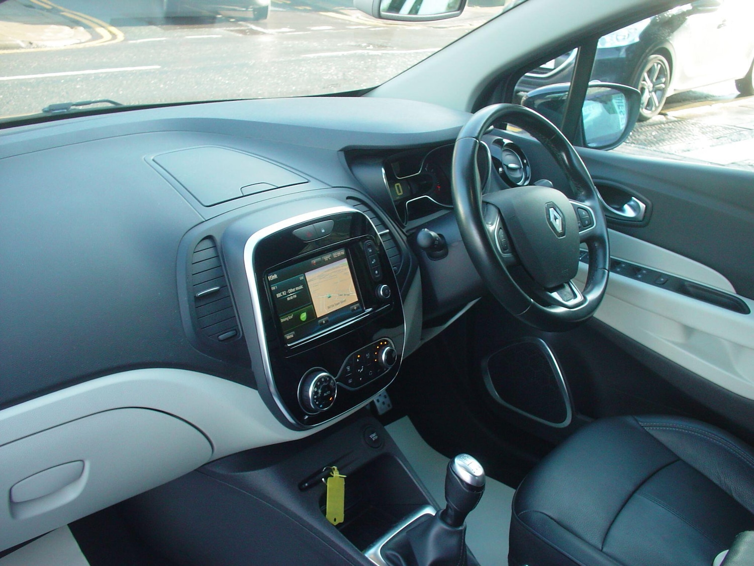 Used Renault Captur for sale - 77823591: Photo 19