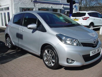 Used Toyota Yaris 2011 for sale - 78100197: Photo