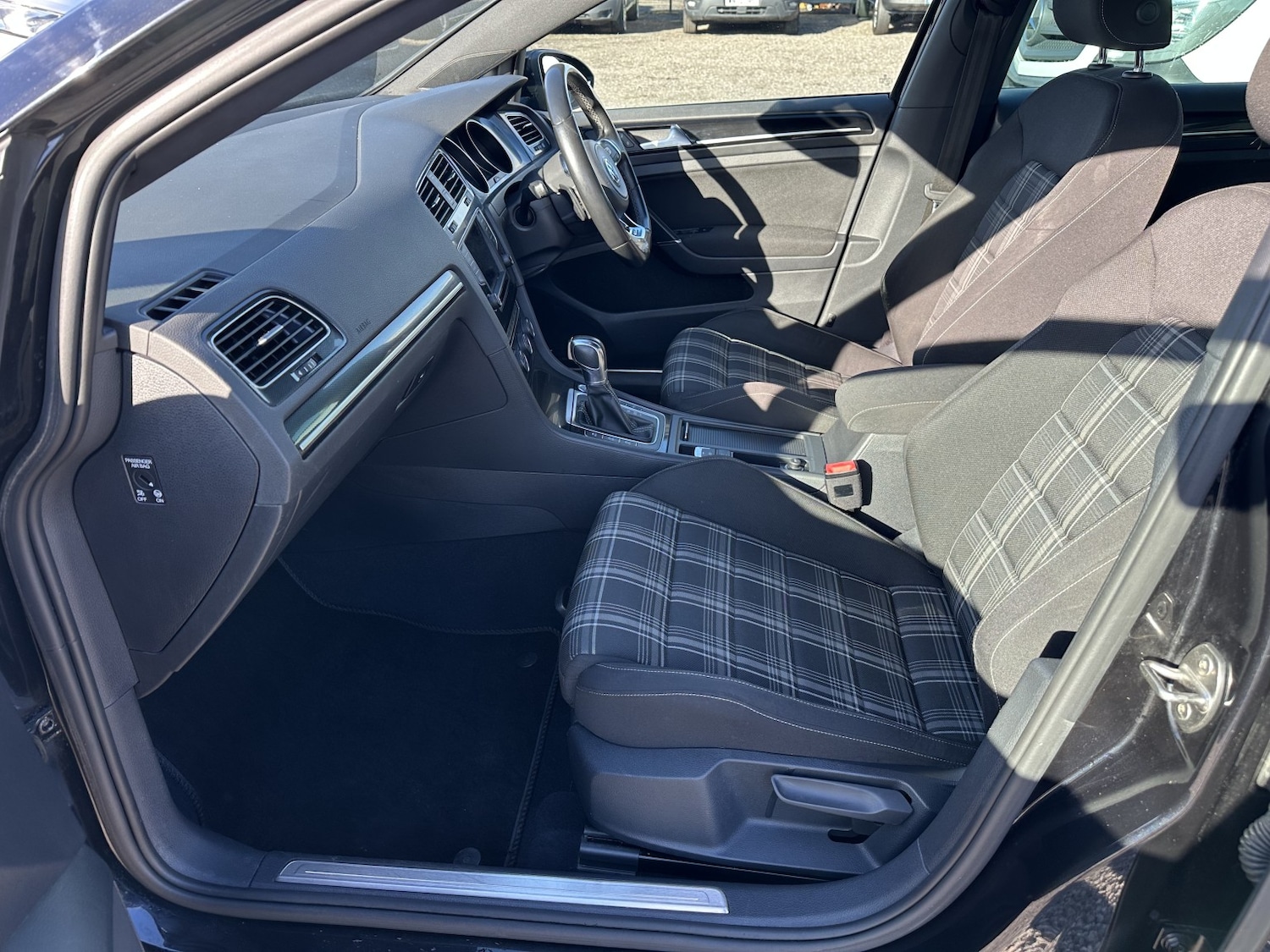 Used Volkswagen Golf 2016 for sale - 77438425: Photo 5