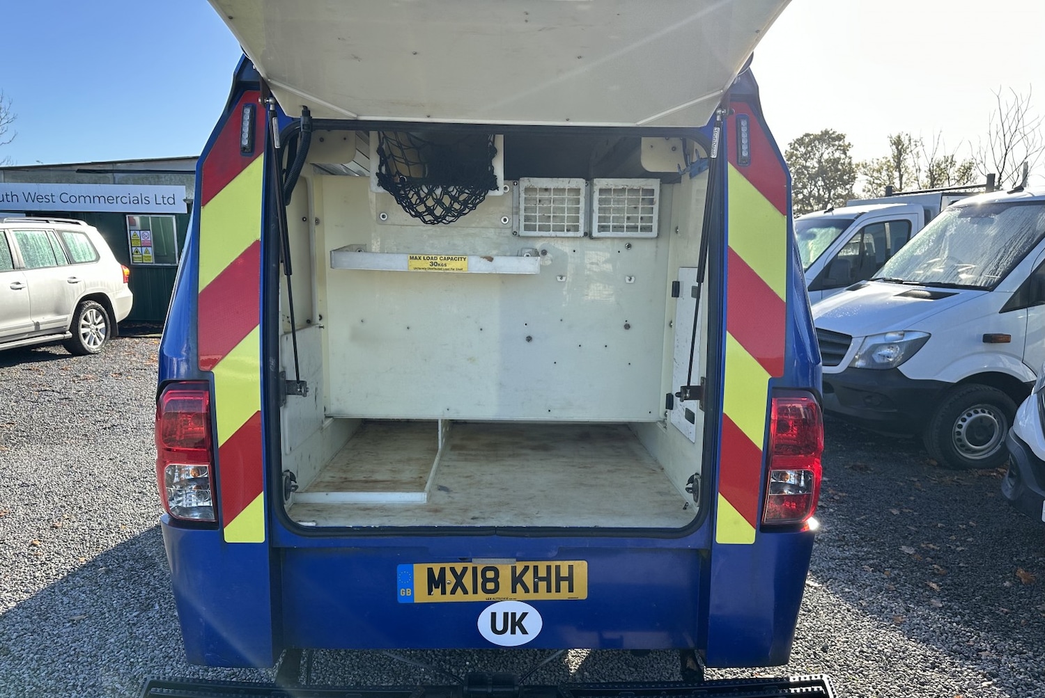 Used Toyota Hilux 2018 for sale - 77465044: Photo 11