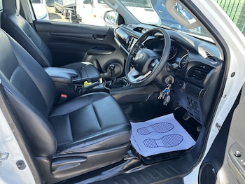 Used Toyota Hilux 2020 for sale - 78373567: Photo