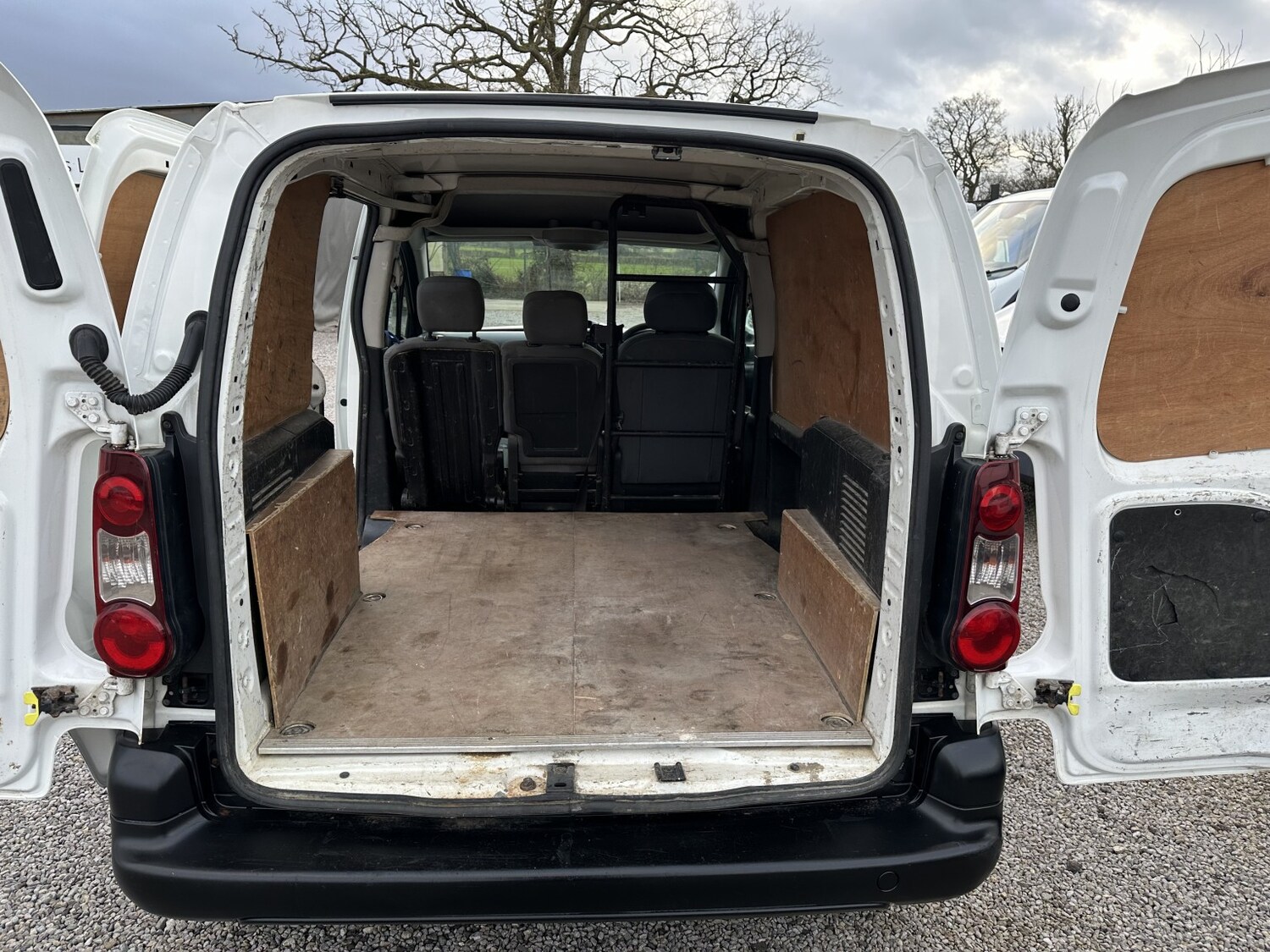 Used Peugeot Partner 2013 for sale - 77310698: Photo 11