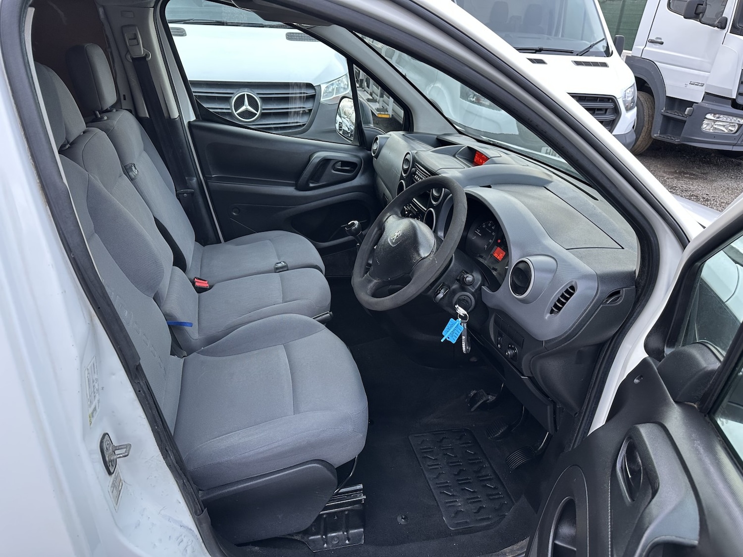 Used Peugeot Partner 2013 for sale - 77310698: Photo 2