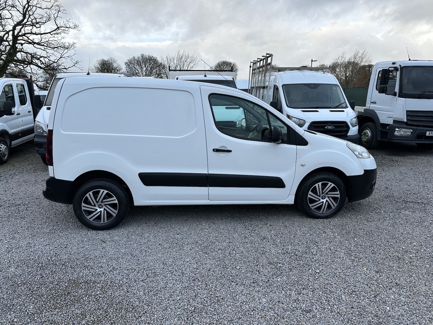 Used Peugeot Partner 2013 for sale - 77310698: Photo 4