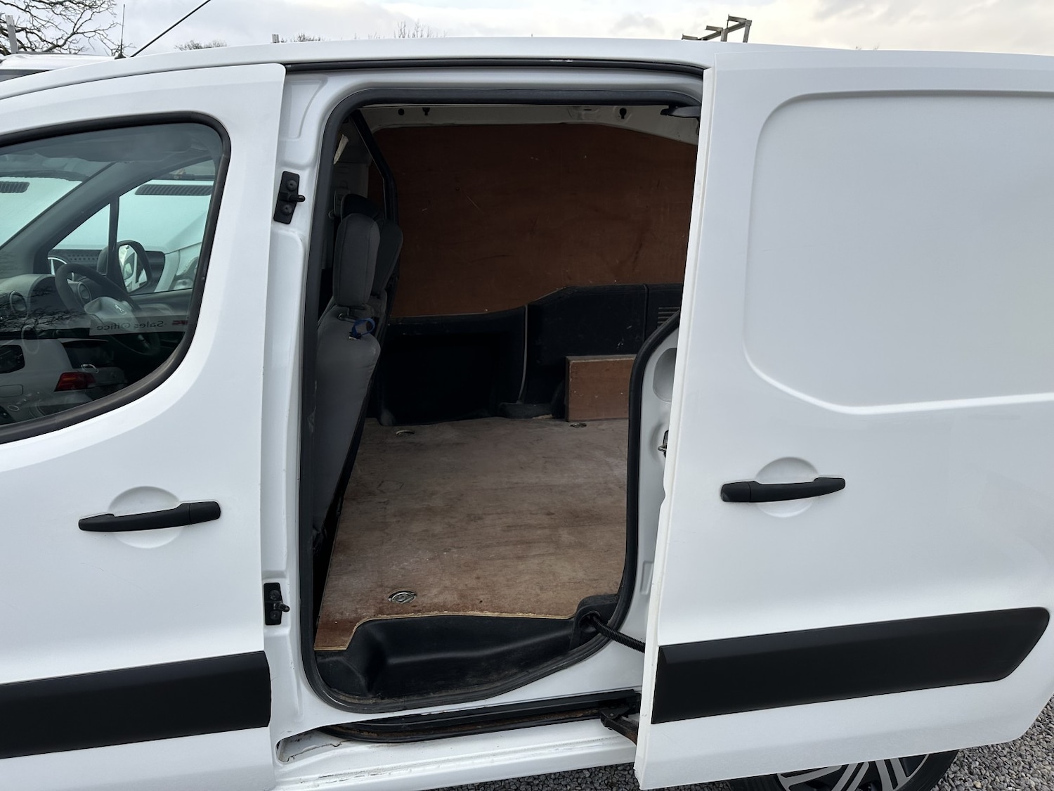 Used Peugeot Partner 2013 for sale - 77310698: Photo 9