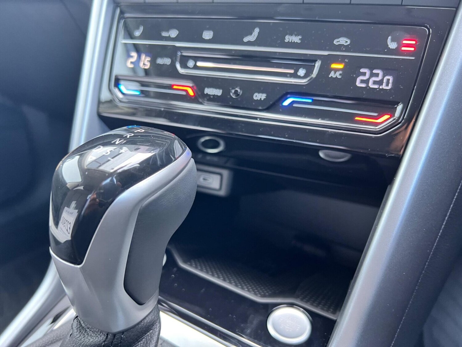 Used Volkswagen T-Roc 2025 for sale - 76366527: Photo 11