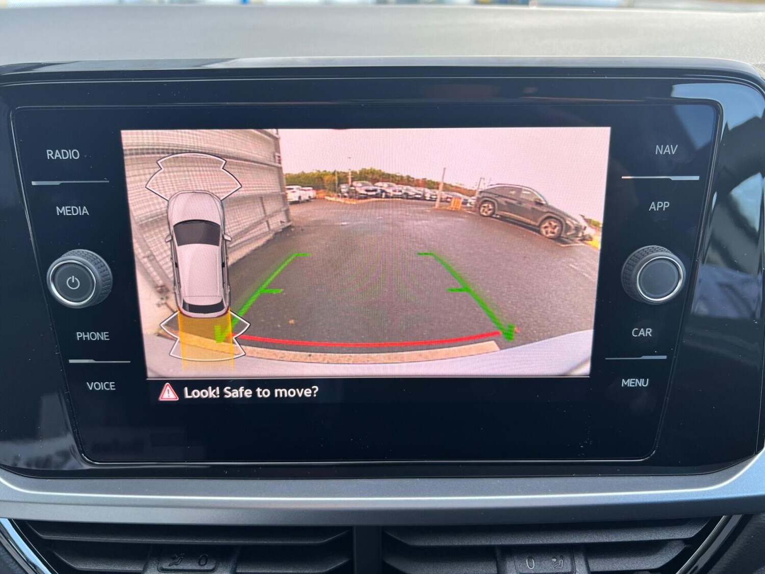 Used Volkswagen T-Roc 2025 for sale - 76366527: Photo 13