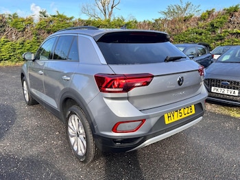 Used Volkswagen T-Roc 2025 for sale - 76366527: Photo