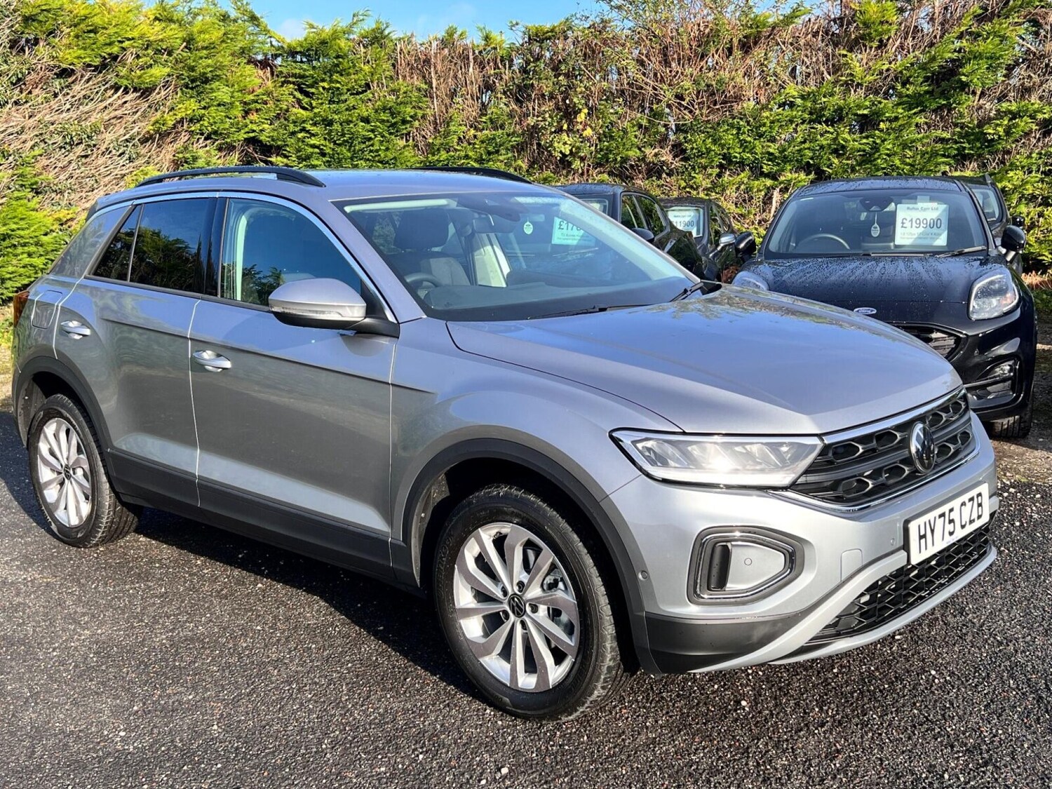 Used Volkswagen T-Roc 2025 for sale - 76366527: Photo 3