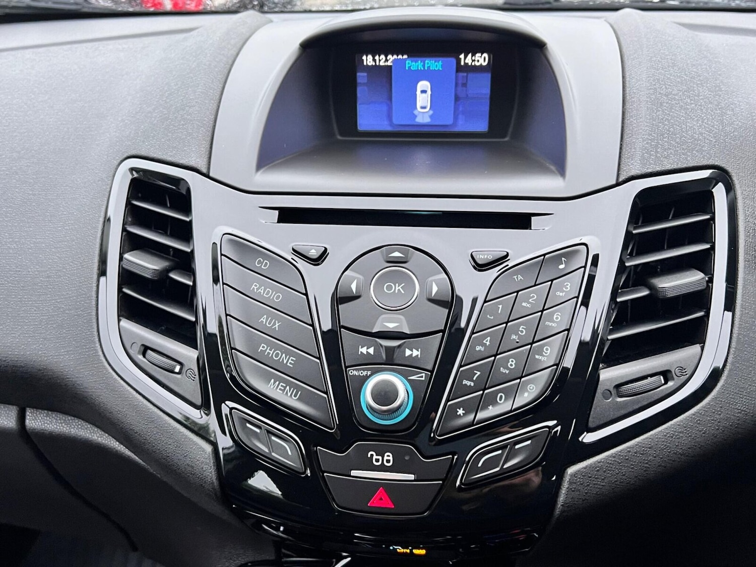 Used Ford Fiesta 2016 for sale - 76999289: Photo 21