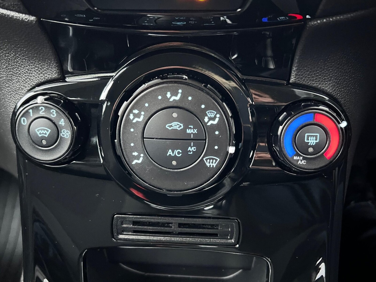 Used Ford Fiesta 2016 for sale - 76999289: Photo 22