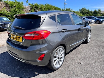Used Ford Fiesta 2018 for sale - 79472436: Photo