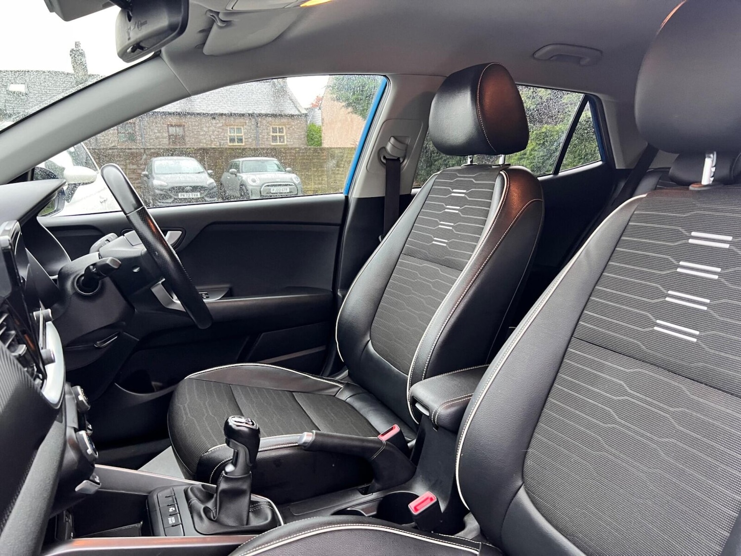 Used Kia Stonic 2022 for sale - 76344003: Photo 4