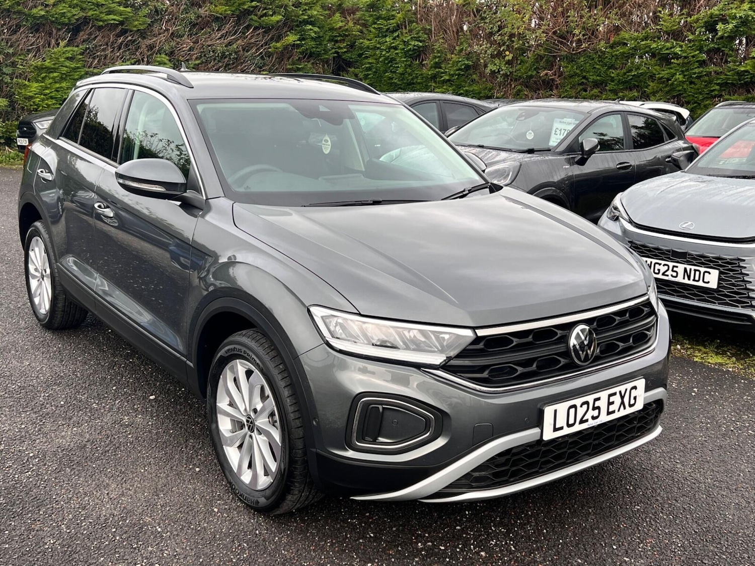 Used Volkswagen T-Roc 2025 for sale - 76316885: Photo 2