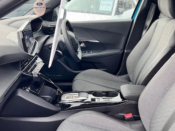 Used Peugeot 2008 2025 for sale - 76479848: Photo