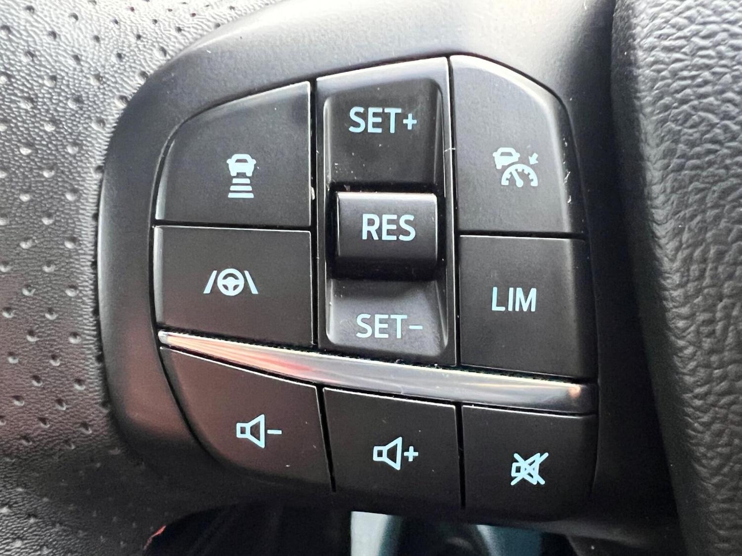 Used Ford Focus 2022 for sale - 76842154: Photo 17