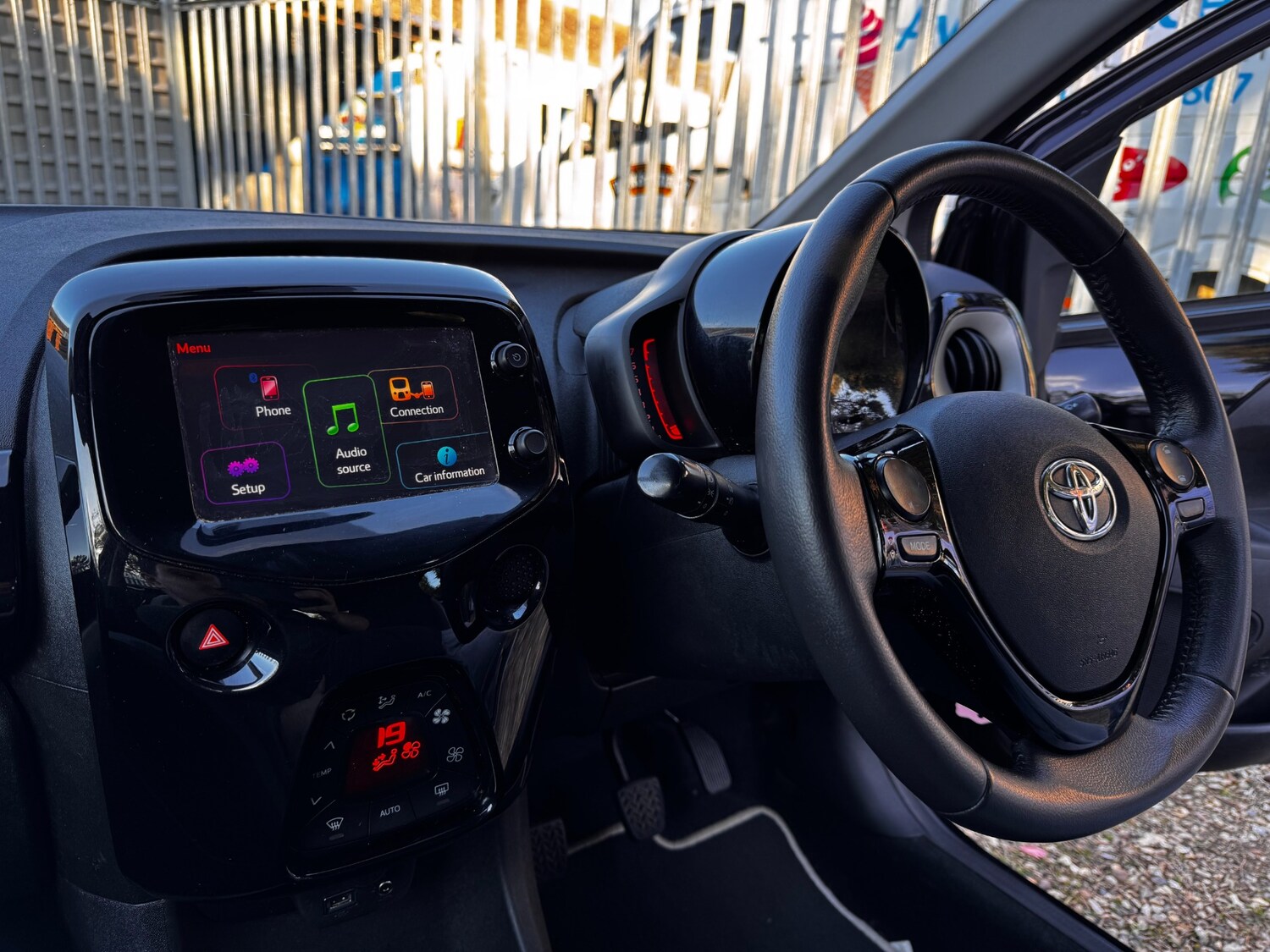 Used Toyota AYGO 2015 for sale - 78169864: Photo 12