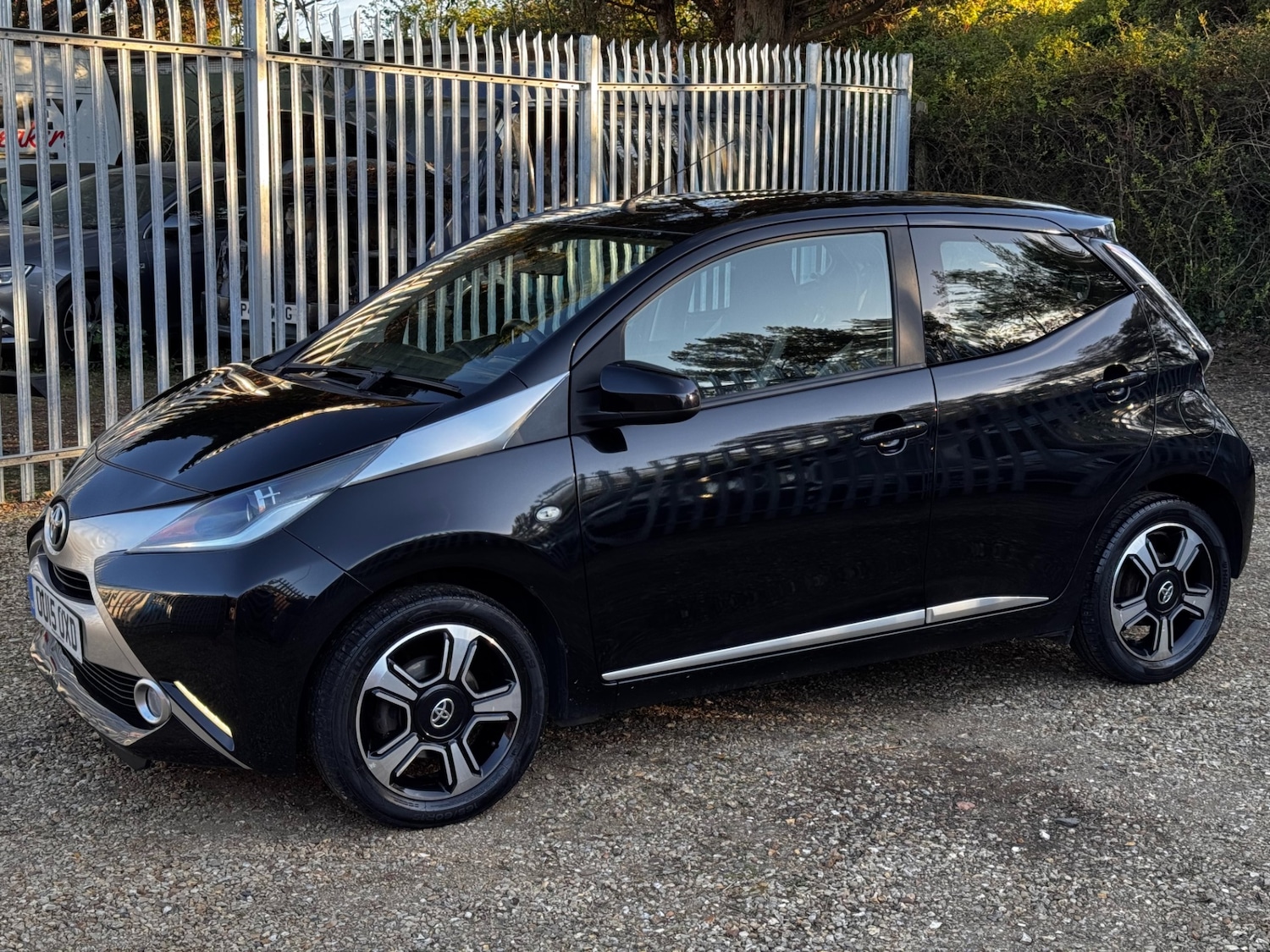 Used Toyota AYGO 2015 for sale - 78169864: Photo 2