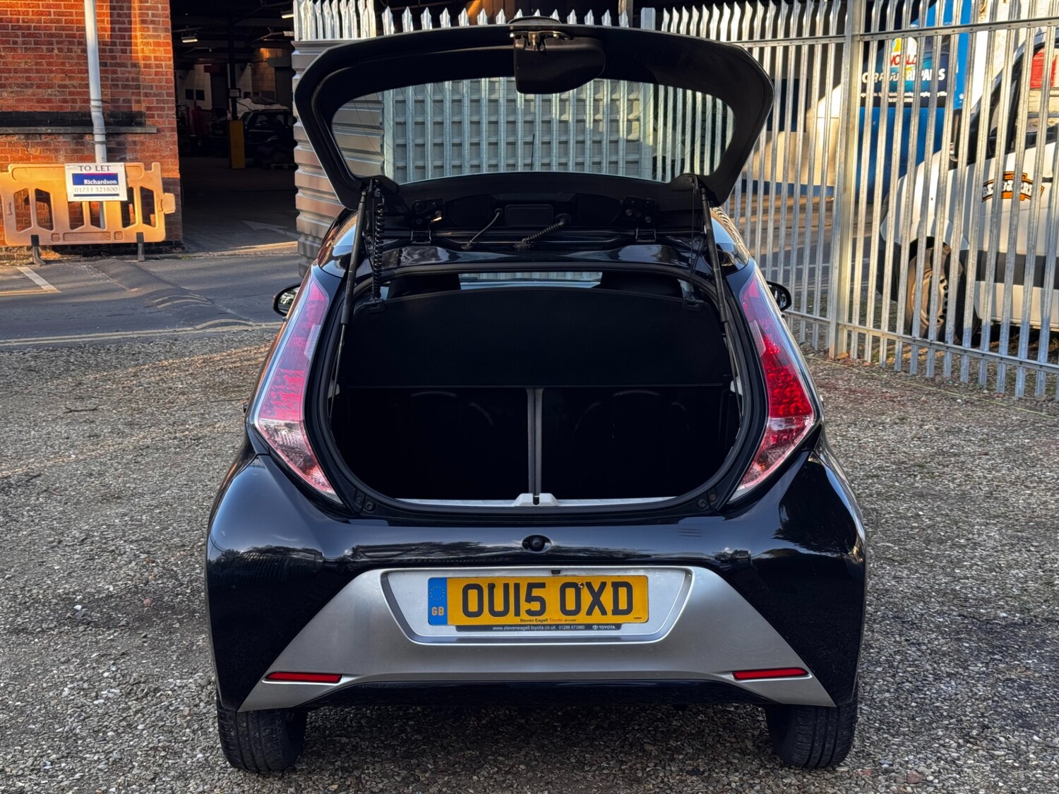 Used Toyota AYGO 2015 for sale - 78169864: Photo 6