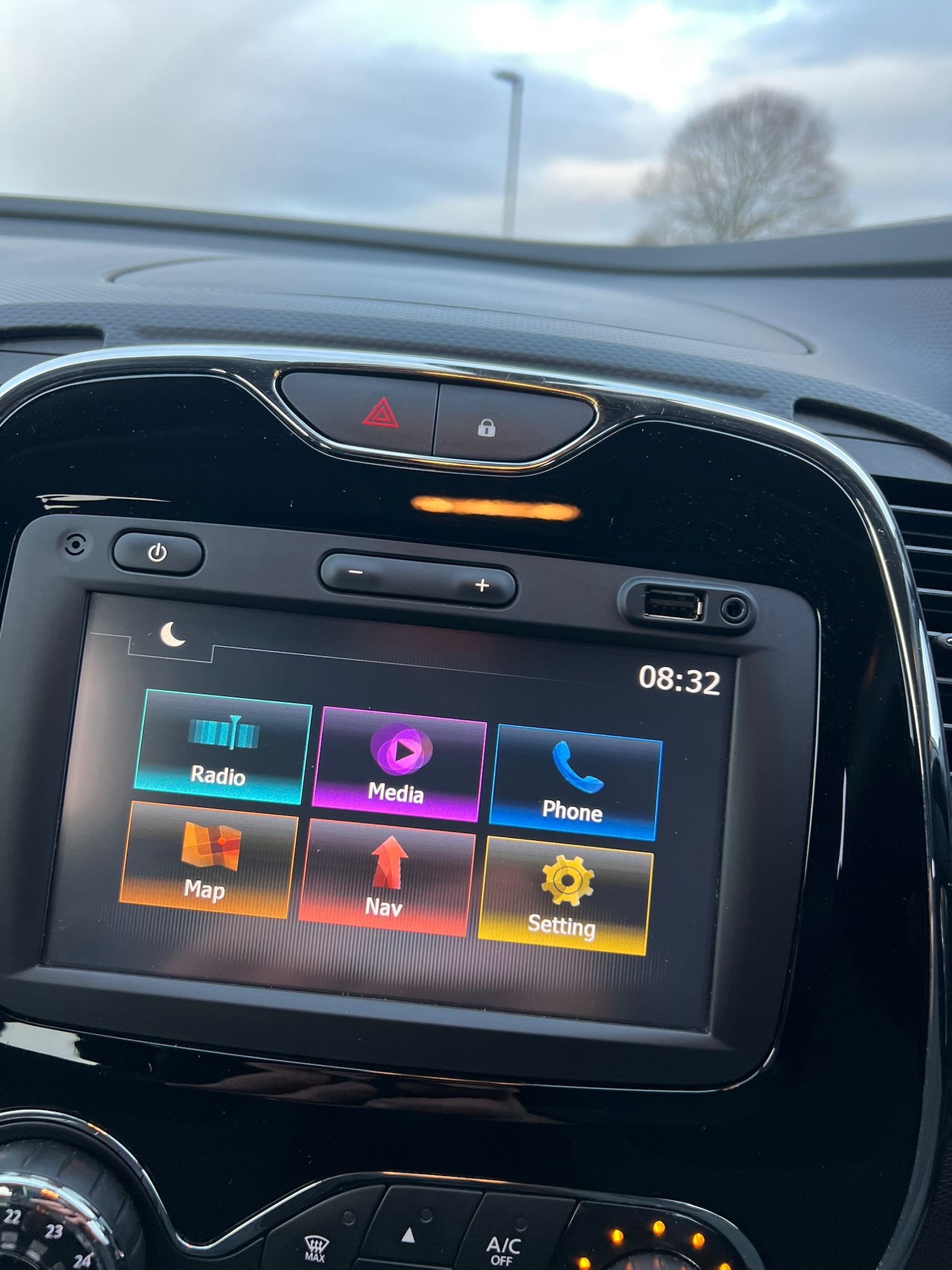 Used Renault Captur 2015 for sale - 77351004: Photo 22