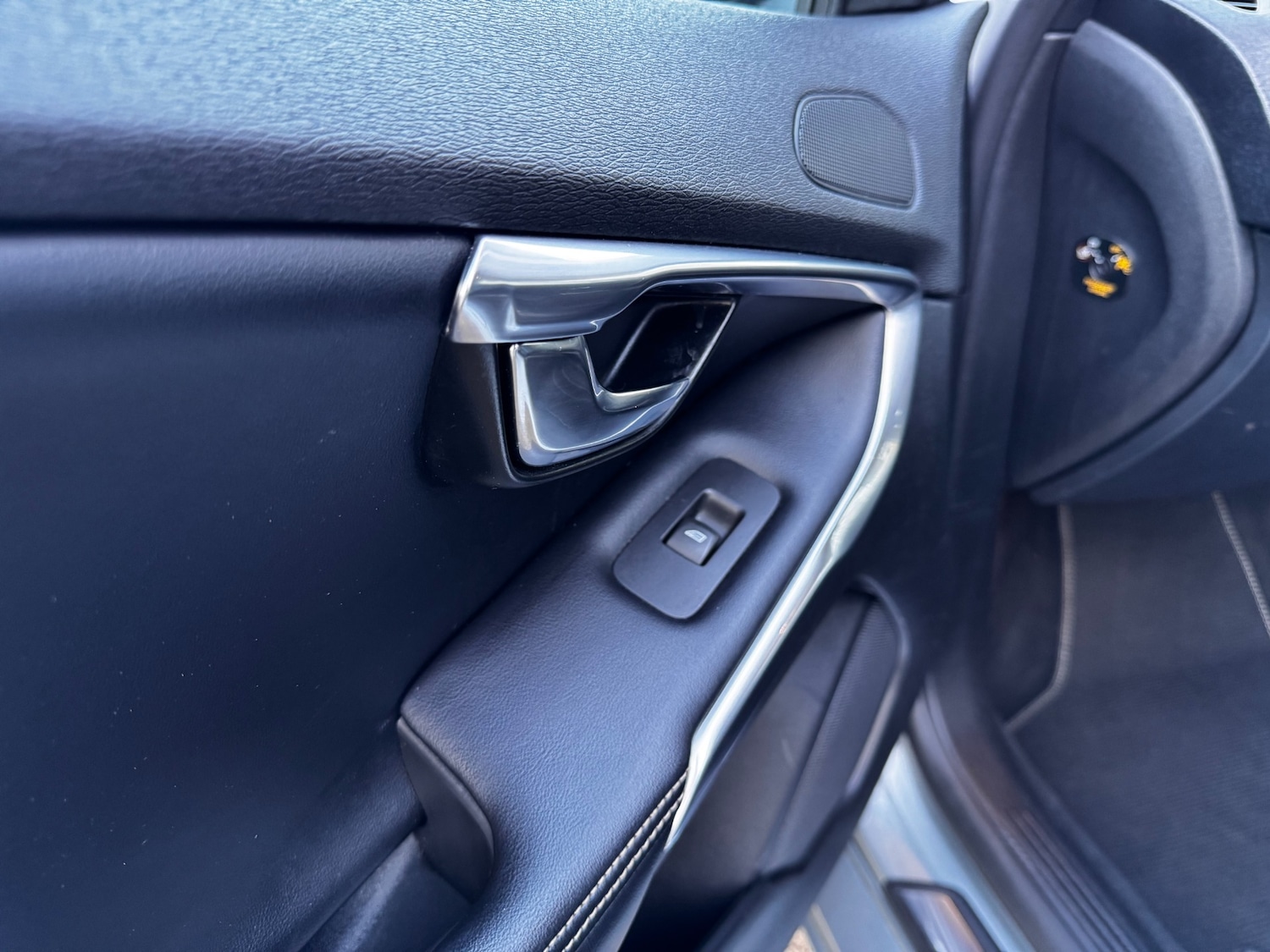 Used Volvo V40 2017 for sale - 78170040: Photo 25