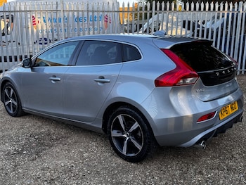 Used Volvo V40 2017 for sale - 78170040: Photo